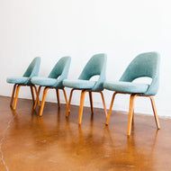 AUTHENTIC 1950S SAARINEN ARMLESS EXECUTIVE CHAIRS BY KNOLL, SET OF 4, BLUE UPHOLSTERY, WOODEN BASE