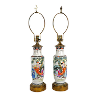 ANTIQUE MIRRORED PAIR OF CHINESE REPUBLIC PORCELAIN URN LAMPS, MID 20TH CENTURY, CHINA, BRASS