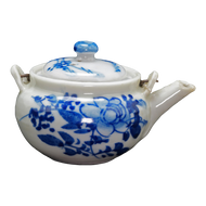 MINIATURE JAPANESE PORCELAIN TEAPOT WITH BIRD DESIGN EARLY 20TH CENTURY