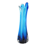 VINTAGE MCM 12 ½ IN TURQUOISE BLUE 5 FINGER SWUNG GLASS VASE, 1960S, UNITED STATES