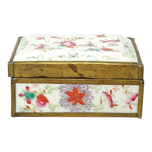 CHINESE POLYCHROME PORCELAIN HINGED BOX CIRCA 1900, LATE 19TH CENTURY, CHINA