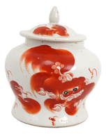 CHINESE QING/REPUBLIC LIDDED PORCELAIN JAR WITH RED FOO LION AND SCRIPT C 1900, EARLY 20TH CENTURY, CHINA