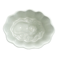 VICTORIAN FOOD MOLD SMALL WITH LION DESIGN, LATE 19TH CENTURY, UNITED STATES, IRONSTONE