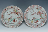 A PAIR OF LATE MING DYNASTY FIGURAL DISHES HALL MARK
