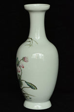A QING DYNASTY FAMILLE ROSE VASE QIANLONG MARK 19TH CENTURY