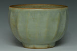A SONG DYNASTY LONGQUAN CELADON BOWL