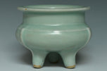 A SONG DYNASTY LONGQUAN CELADON TRIPOD INCENSE BURNER