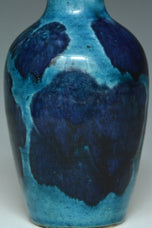 A QING DYNASTY VASE QIANLONG PERIOD AND BOX