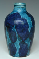 A QING DYNASTY VASE QIANLONG PERIOD AND BOX