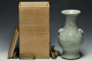 A QING DYNASTY GUAN TYPE VASE YONGZHENG PERIOD AND BOX