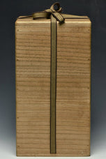 A QING DYNASTY GUAN TYPE VASE YONGZHENG PERIOD AND BOX