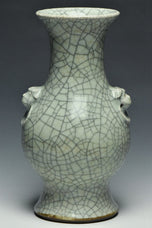 A QING DYNASTY GUAN TYPE VASE YONGZHENG PERIOD AND BOX