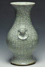 A QING DYNASTY GUAN TYPE VASE YONGZHENG PERIOD AND BOX