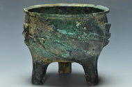 A WESTERN ZHOU DYNASTY ARCHAIC BRONZE RITUAL FOOD VESSEL LI