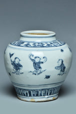 A MING DYNASTY BLUE AND WHITE BOYS JAR 16TH CENTURY AND BOX