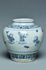 A MING DYNASTY BLUE AND WHITE BOYS JAR 16TH CENTURY AND BOX