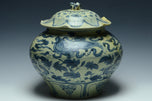 A YUAN DYNASTY BLUE AND WHITE JAR AND COVER