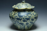 A YUAN DYNASTY BLUE AND WHITE JAR AND COVER