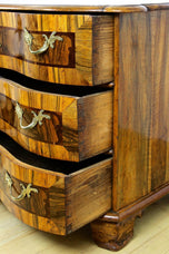18TH CENTURY, SOUTH GERMANY, NUTWOOD, BAROQUE, CHEST OF DRAWERS, COMMODE