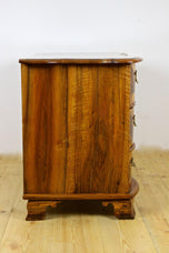 18TH CENTURY, SOUTH GERMANY, NUTWOOD, BAROQUE, CHEST OF DRAWERS, COMMODE