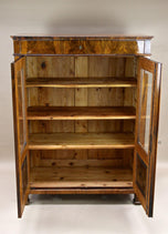 19TH CENTURY, AUSTRIA, BIEDERMEIER WALNUT CABINET, VITRINE, BOOKCASE