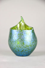 L0ETZ WITWE, BOHEMIA, GLASS VASE, IRIDESCENT, CRETA PAPILLON, circa 1902