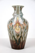20TH CENTURY, AUSTRIA, ART NOUVEAU, MAJOLICA VASE, GERBING & STEPHAN, CA 1910